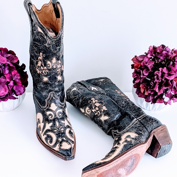 Corral Black and Cream Heeled Boots - Picture 2 of 8